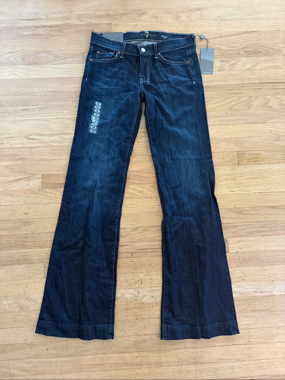 7 For All Mankind Dojo Flared Jeans Womens  NWT size 28 dark wash